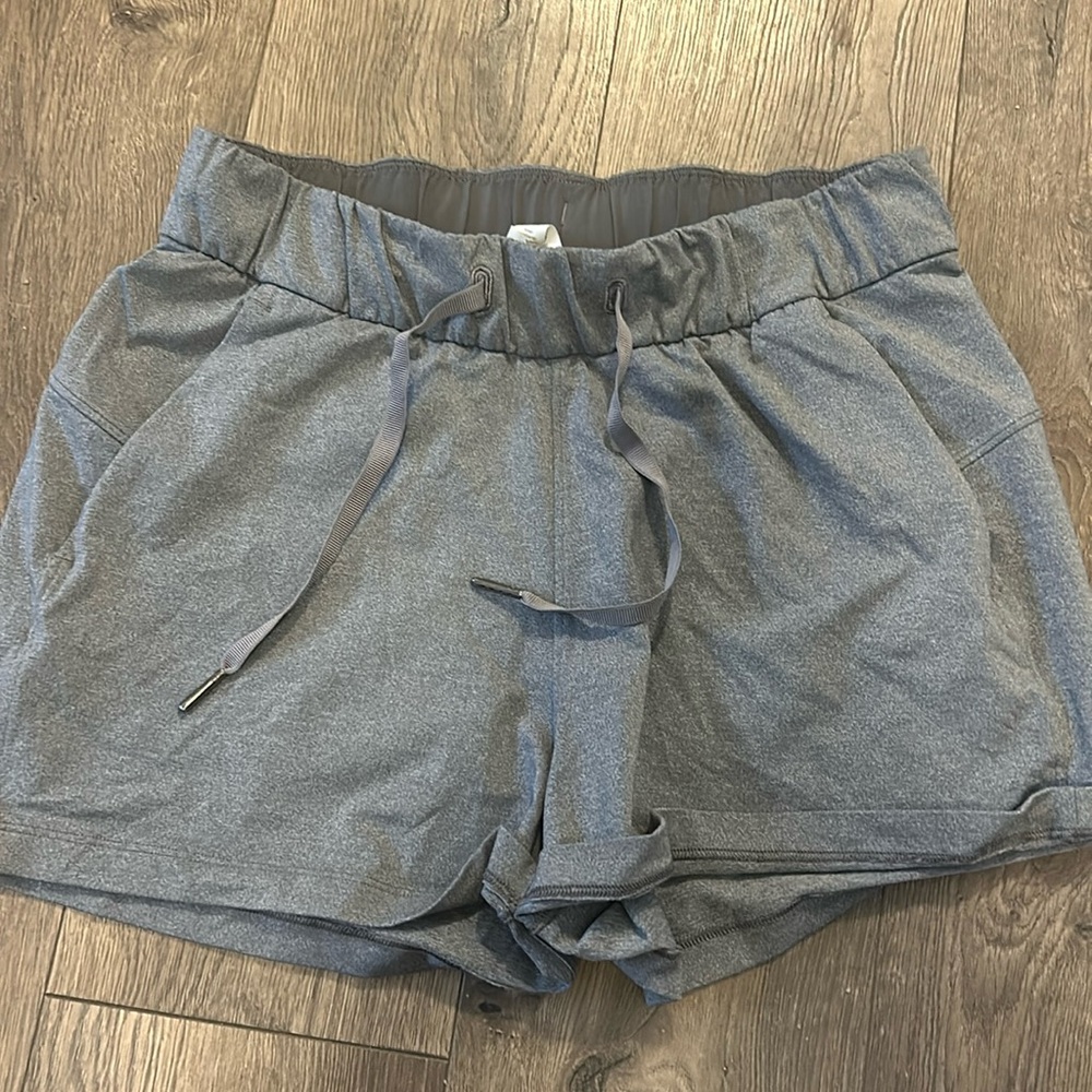 Lululemon On The Fly Shorts, Size 4